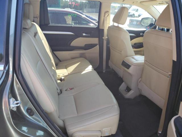 Photo 6 from auction – 2017 TOYOTA HIGHLANDER with VIN 5TDJGRFH2HS024746