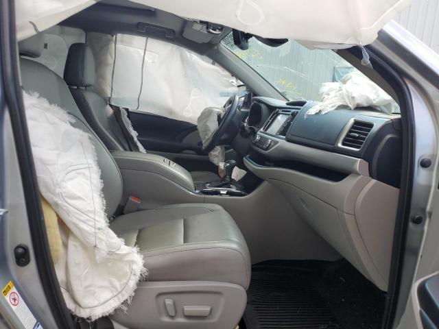 Foto 5 de la subasta – 2018 TOYOTA HIGHLANDER con VIN 5TDJZRFH8JS527682
