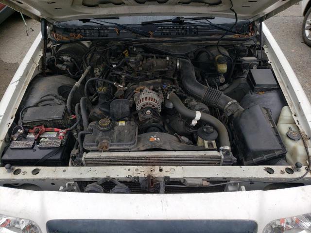 Photo 7 from auction – 2003 FORD CROWN VICT with VIN 2FAFP71W33X122915