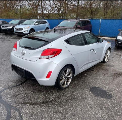 Zdjęcie 4 z aukcji – 2012 HYUNDAI VELOSTER z VIN KMHTC6AD5CU030967