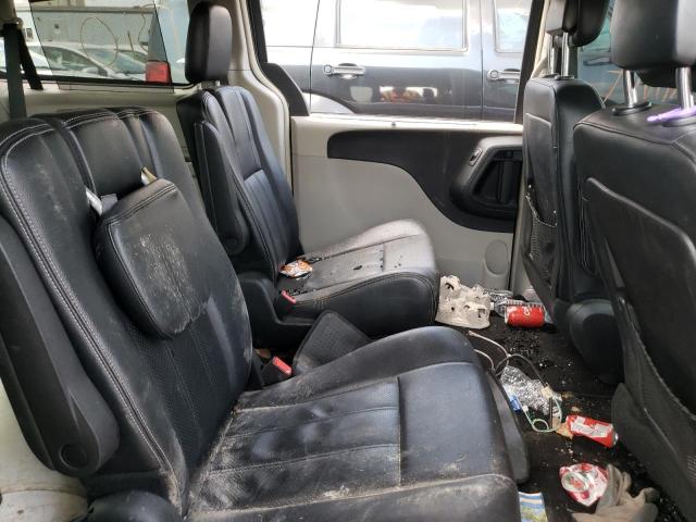 Photo 6 from auction – 2016 CHRYSLER TOWN & COU with VIN 2C4RC1CG2GR118967