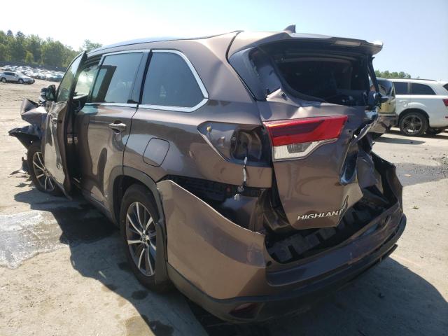 Foto 3 de la subasta – 2017 TOYOTA HIGHLANDER con VIN 5TDJZRFH2HS388594