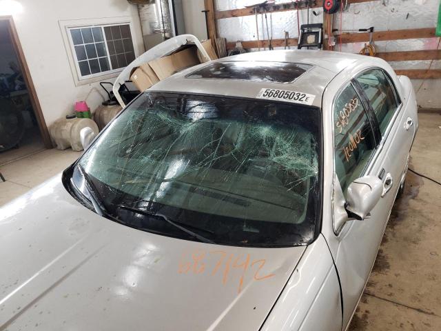 Photo 9 from auction – 2004 LINCOLN TOWN CAR U with VIN 1LNHM83WX4Y687142