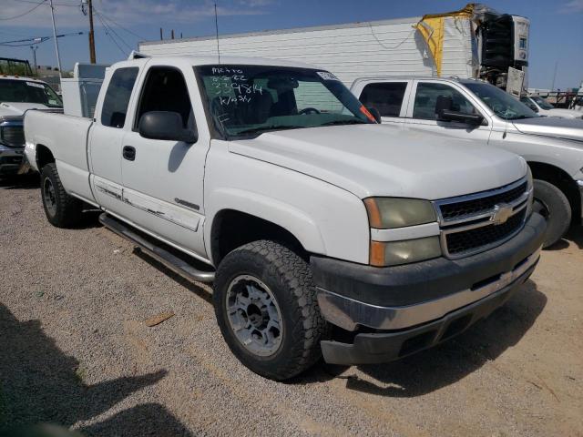CHEVROLET SILVERADO 2006 with VIN 1GCHC29U66E113071 - Photo from auction