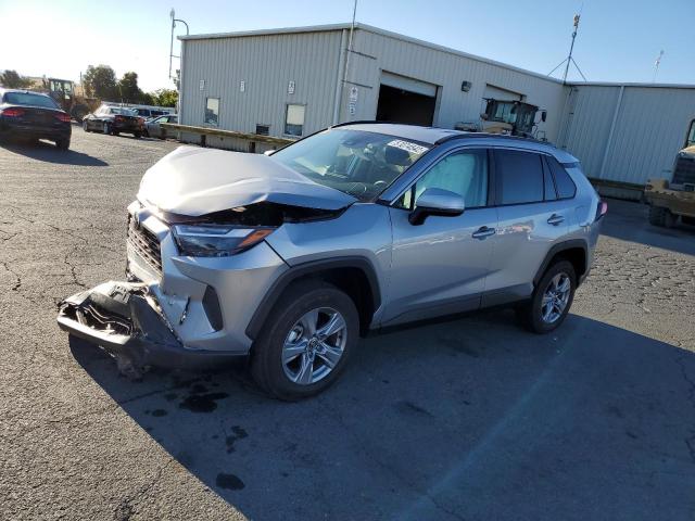 Photo 2 from auction – 2022 TOYOTA RAV4 XLE with VIN 2T3P1RFV4NC258450