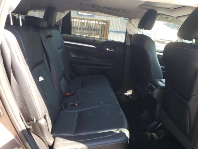 Foto 6 de la subasta – 2017 TOYOTA HIGHLANDER con VIN 5TDJZRFH2HS388594