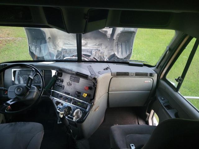 Photo 9 from auction – 2007 FREIGHTLINER CONVENTION with VIN 1FUJA6CK87LW40458
