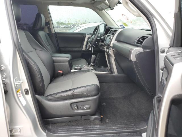 Photo 5 from auction – 2015 TOYOTA 4RUNNER SR with VIN JTEZU5JR5F5099895