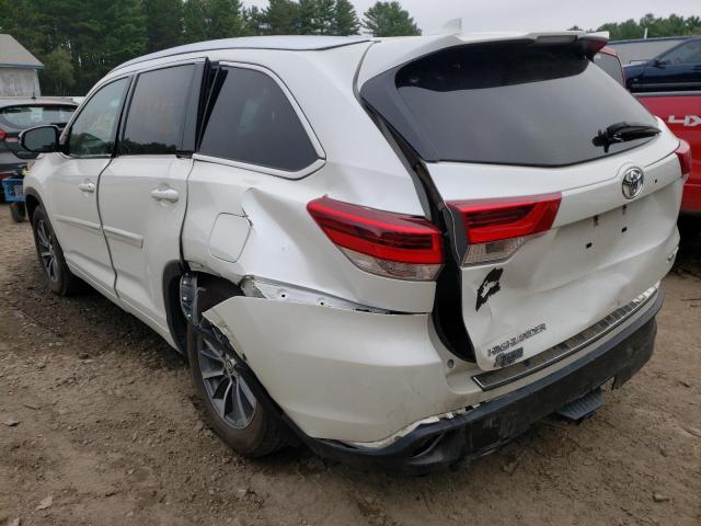 Photo 3 from auction – 2017 TOYOTA HIGHLANDER with VIN 5TDJZRFH6HS366193