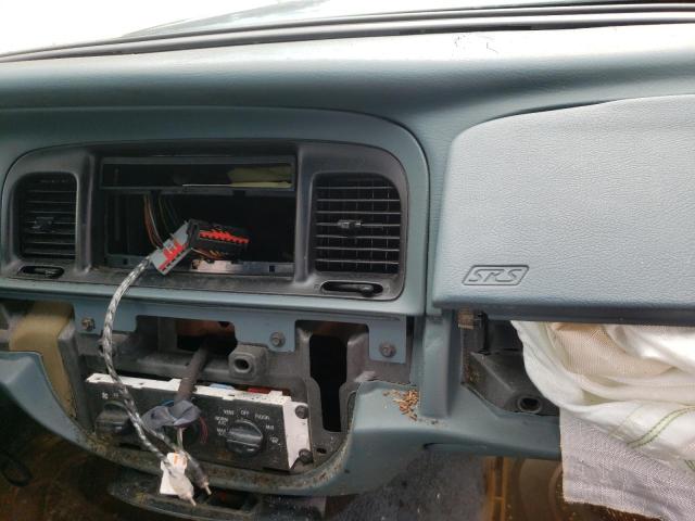 Photo 9 from auction – 1997 MERCURY GRAND MARQ with VIN 2MELM74W7VX719844