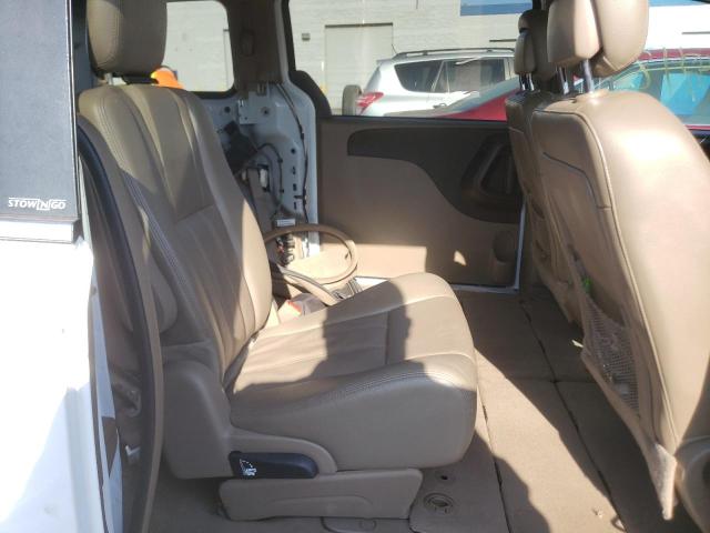 Photo 6 from auction – 2014 CHRYSLER TOWN & COU with VIN 2C4RC1BGXER269196