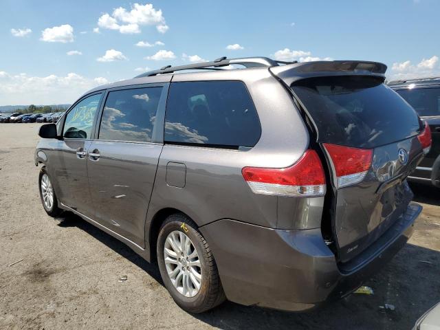 Photo 3 from auction – 2012 TOYOTA SIENNA XLE with VIN 5TDYK3DC1CS256670