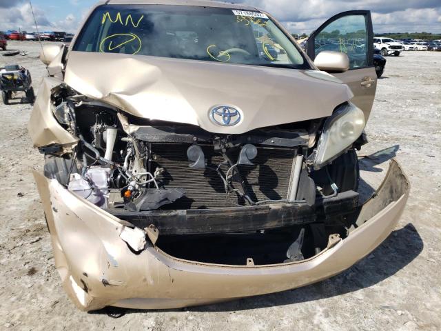 Photo 9 from auction – 2011 TOYOTA SIENNA with VIN 5TDKK3DC3BS105589
