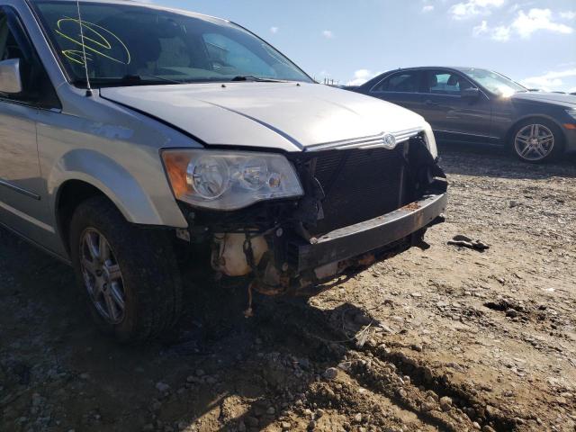 Photo 9 from auction – 2010 CHRYSLER TOWN & COU with VIN 2A4RR5D10AR249655
