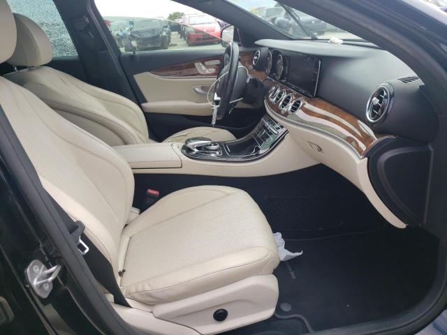 Photo 5 from auction – 2017 MERCEDES-BENZ E 300 with VIN WDDZF4JB1HA036613