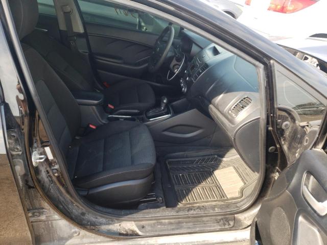Photo 5 from auction – 2017 KIA FORTE LX with VIN 3KPFK4A7XHE034375