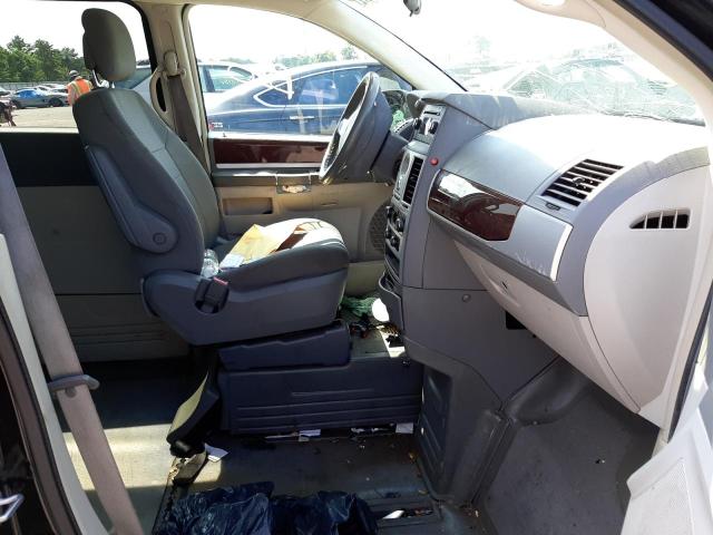 Photo 5 from auction – 2010 CHRYSLER TOWN & COU with VIN 2A4RR5D11AR422714