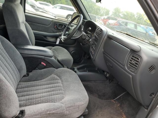 Photo 5 from auction – 2002 CHEVROLET BLAZER with VIN 1GNDT13W12K220843