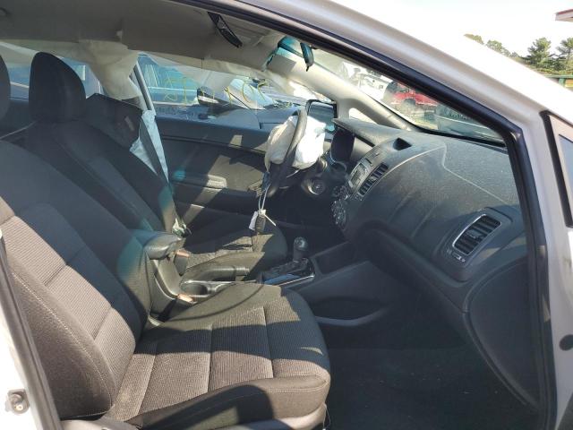 Photo 5 from auction – 2017 KIA FORTE LX with VIN 3KPFK4A73HE145091
