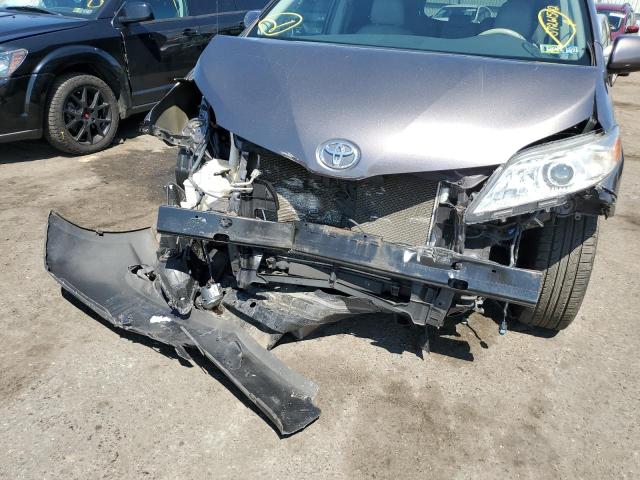 Photo 9 from auction – 2012 TOYOTA SIENNA XLE with VIN 5TDYK3DC1CS256670