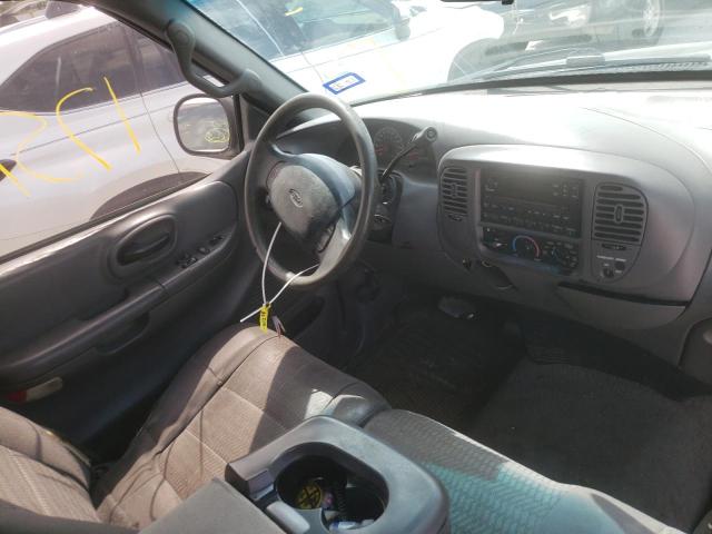 Photo 9 from auction – 2002 FORD F150 with VIN 1FTRF07W32KB73003