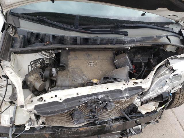 Photo 7 from auction – 2014 TOYOTA SIENNA XLE with VIN 5TDYK3DCXES420629