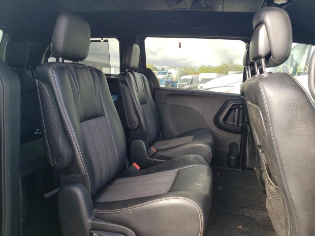 Photo 6 from auction – 2014 CHRYSLER TOWN & COU with VIN 2C4RC1HG2ER461235