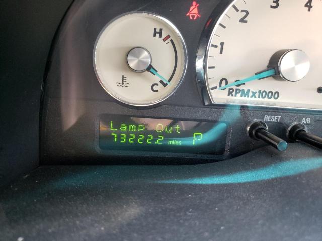 Photo 8 from auction – 2005 FORD THUNDERBIR with VIN 1FAHP69A25Y105411