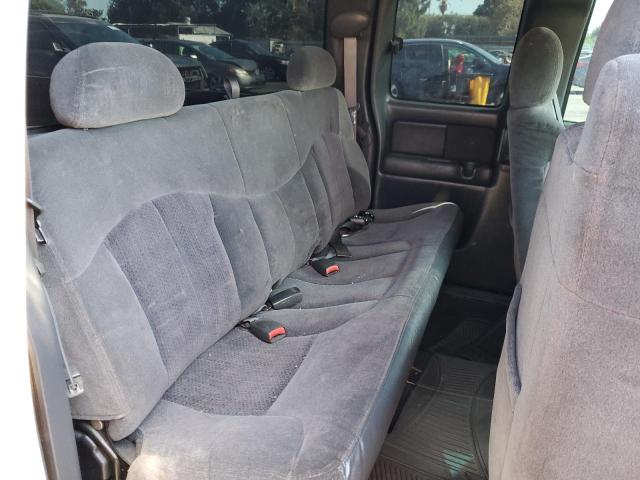 Photo 6 from auction – 2002 CHEVROLET SILVERADO with VIN 2GCEC19V421125561