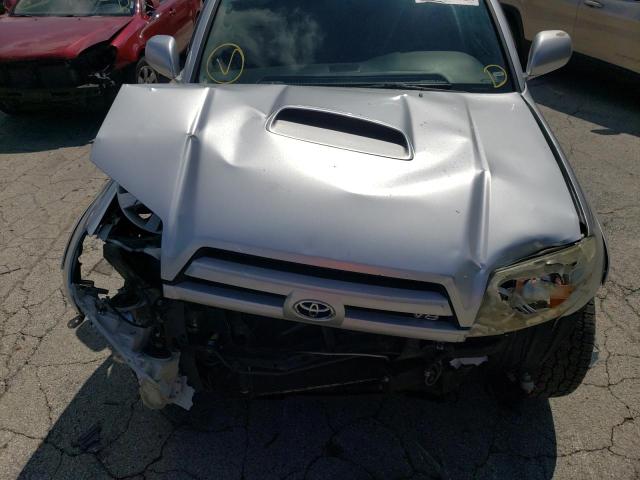 Photo 7 from auction – 2005 TOYOTA 4RUNNER SR with VIN JTEBT14R558025706