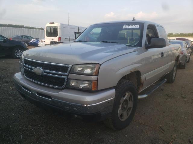 Foto 2 de la subasta – 2006 CHEVROLET SILVERADO con VIN 1GCEK19B16E211388