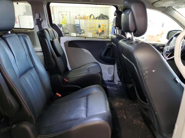 Photo 6 from auction – 2015 CHRYSLER TOWN & COU with VIN 2C4RC1CG2FR577804