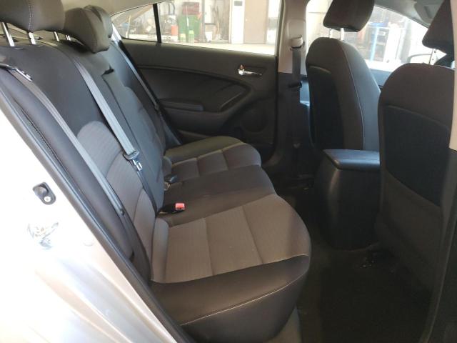 Photo 6 from auction – 2016 KIA FORTE LX with VIN KNAFX4A62G5485378