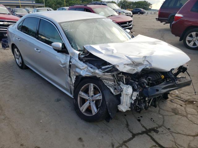 VOLKSWAGEN PASSAT SE 2014 с VIN 1VWBH7A3XEC003557 - Фото с аукциона