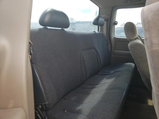 Photo 6 from auction – 2002 CHEVROLET SILVERADO with VIN 2GCEC19V221109715