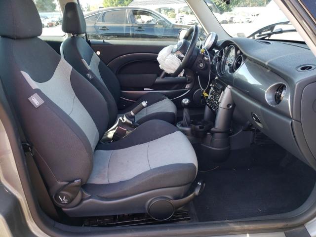 Photo 5 from auction – 2006 MINI COOPER S with VIN WMWRE335X6TN25489