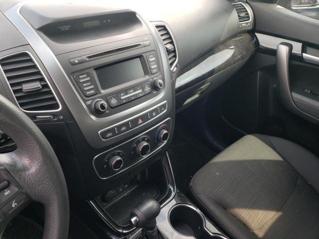 Photo 9 from auction – 2015 KIA SORENTO LX with VIN 5XYKTCA66FG616258