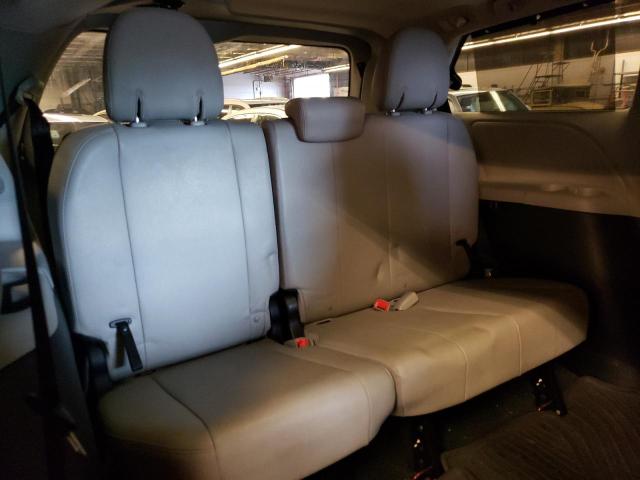 Photo 9 from auction – 2016 TOYOTA SIENNA XLE with VIN 5TDDK3DC6GS131863