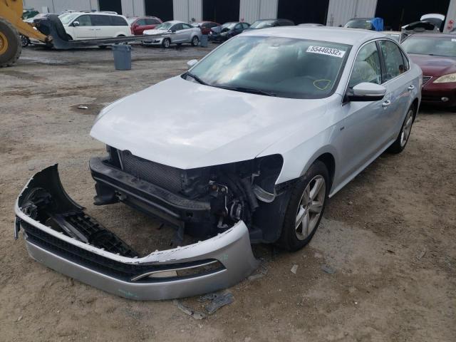 Photo 2 from auction – 2015 VOLKSWAGEN PASSAT S with VIN 1VWAT7A35FC115405