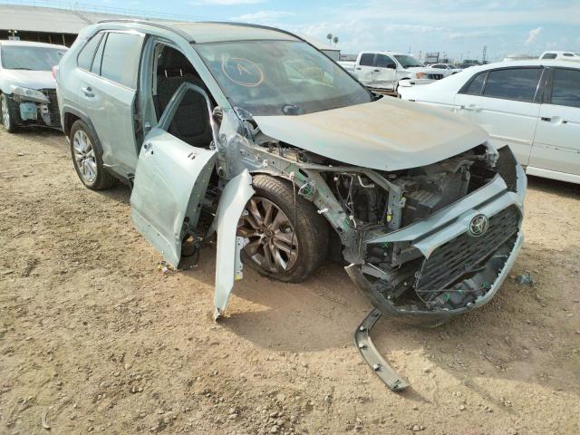 TOYOTA RAV4 XLE P 2019 with VIN JTMC1RFVXKD033889 - Photo from auction
