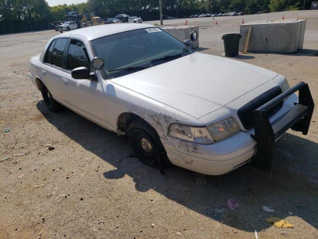 FORD CROWN VICT 2002 مع رقم تعريف المركبة 2FAFP71WX2X148555 - صورة من المزاد