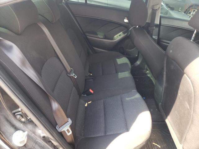 Photo 6 from auction – 2017 KIA FORTE LX with VIN 3KPFK4A7XHE034375
