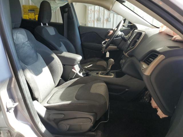 Photo 5 from auction – 2018 JEEP CHEROKEE L with VIN 1C4PJLCB2JD537375