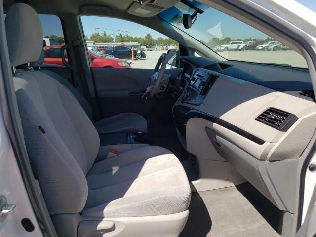 Photo 5 from auction – 2013 TOYOTA SIENNA LE with VIN 5TDKK3DC0DS377813