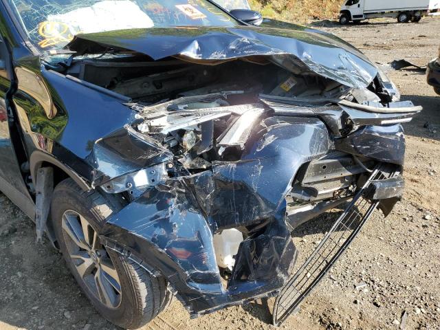 Photo 9 from auction – 2017 TOYOTA RAV4 XLE with VIN JTMRFREV2HD202647