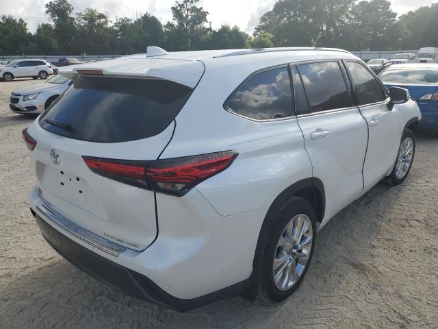 Photo 4 from auction – 2022 TOYOTA HIGHLANDER with VIN 5TDDZRBH8NS576261
