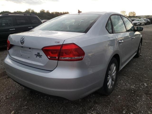 Photo 4 from auction – 2015 VOLKSWAGEN PASSAT S with VIN 1VWAT7A33FC076409