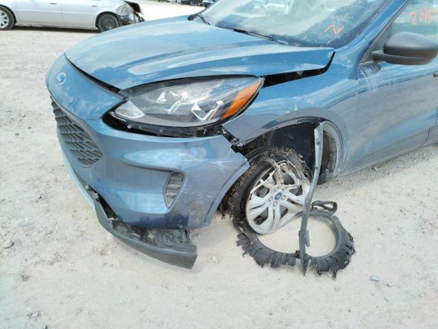 Photo 9 from auction – 2020 FORD ESCAPE S with VIN 1FMCU0F62LUB98036