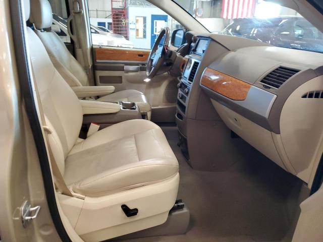 Photo 5 from auction – 2010 CHRYSLER TOWN & COU with VIN 2A4RR7DX5AR456705