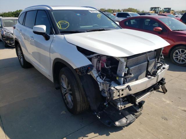 TOYOTA HIGHLANDER 2022 with VIN 5TDEBRCH6NS072086 - Photo from auction
